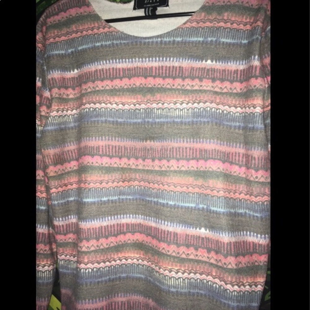 Pink And Blue Sweater - Picture 3 of 7